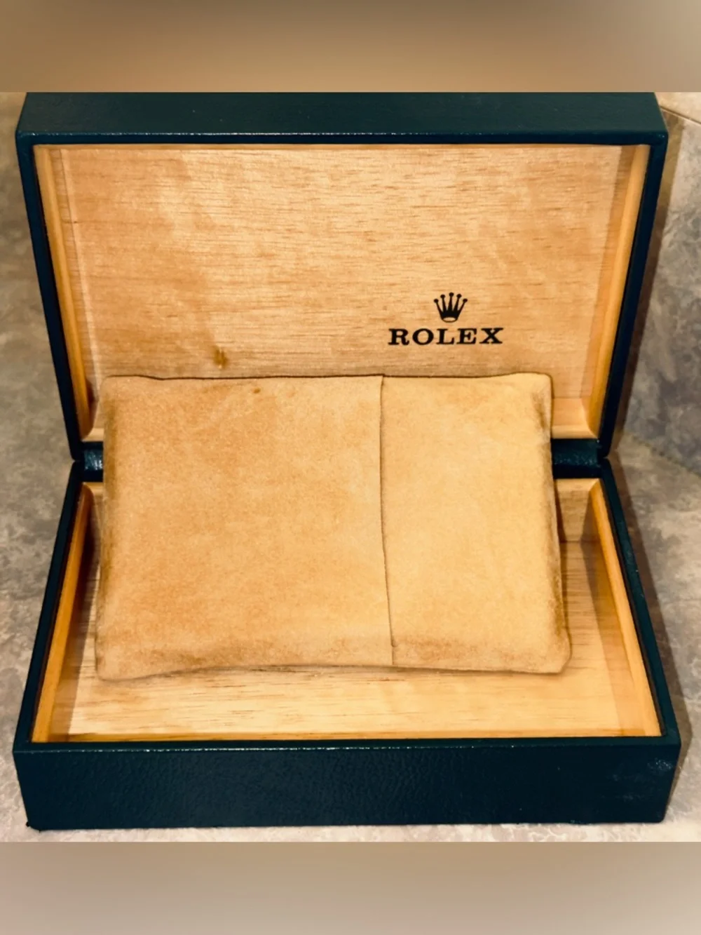 Rolex box (watch not included)